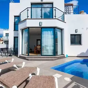 https://increible-villa-con-piscina-privada.1costadelsol.com